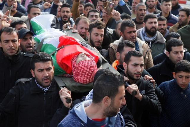 الاحتلال يحتجز جثمان الشهيد النجار