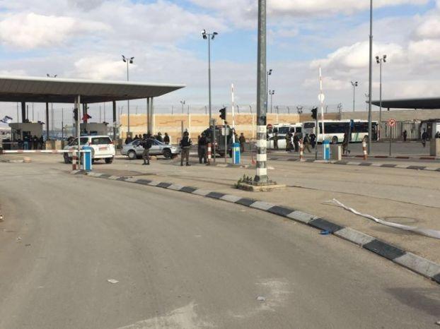 غدا- اغلاق حاجز قلنديا أمام حركة السيارات 22 ساعة