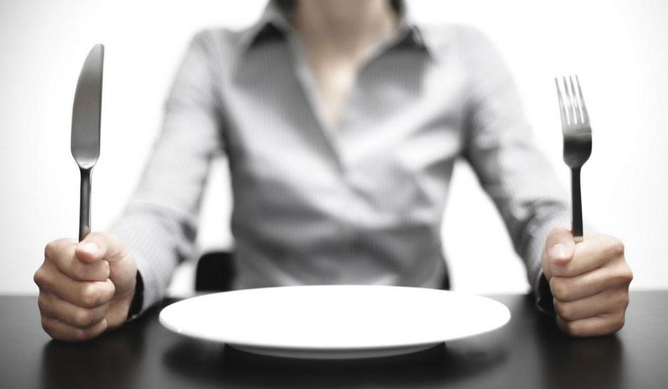 لماذا يتعكّر مزاجنا عند الجوع أحيانا؟