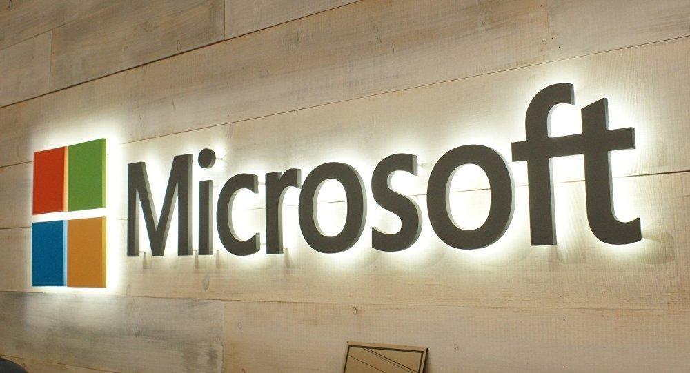 مايكروسوفت تطور جهاز Surface قابلا للطي