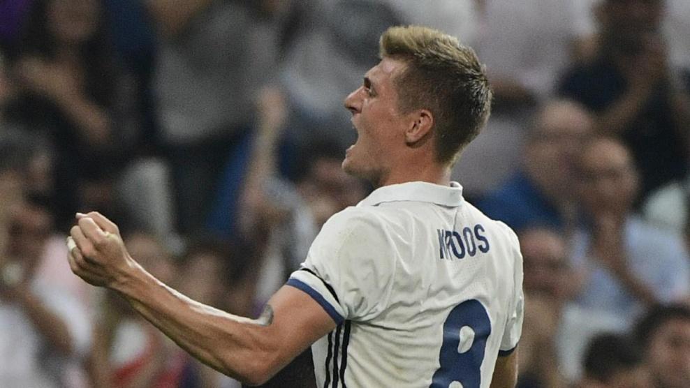 بالصور-  هدف كروس القاتل يفجر أزمة في مباراة السويد