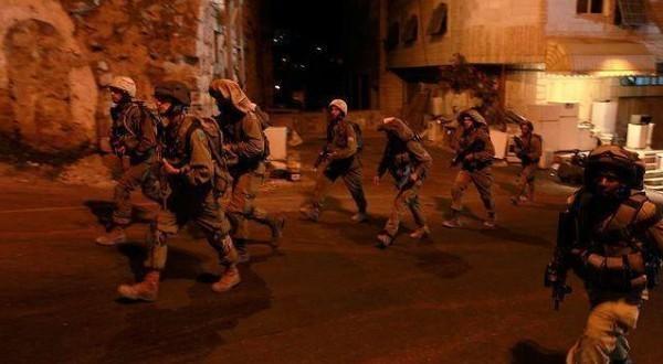 الاحتلال يعتقل شابين من بيت فجار جنوب بيت لحم