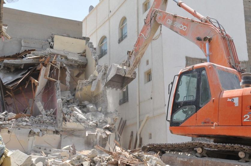  الاحتلال يُجبر مقدسيًا على إزالة أنقاض منزله بسلوان