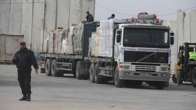 الاحتلال يمنع ألف سلعة من دخول غزة