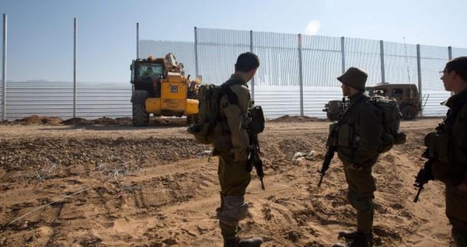 جيش الاحتلال يعلن إيقاف  جميع اعمال السياج الحدودي  خشية من قناصة غزة