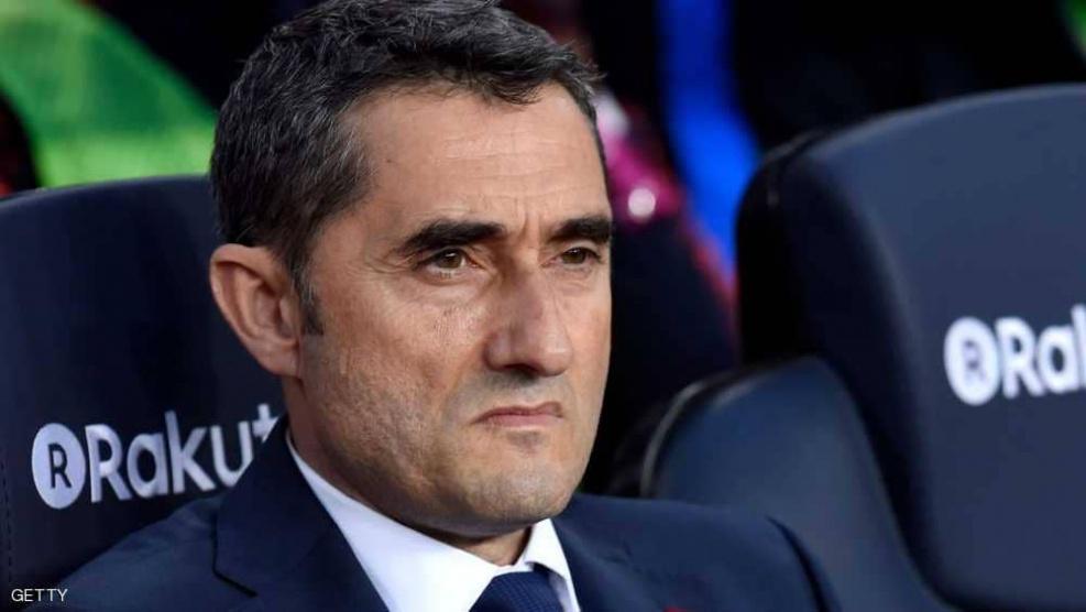 مدرب برشلونة يخرج عن صمته بشأن رحيل رونالدو