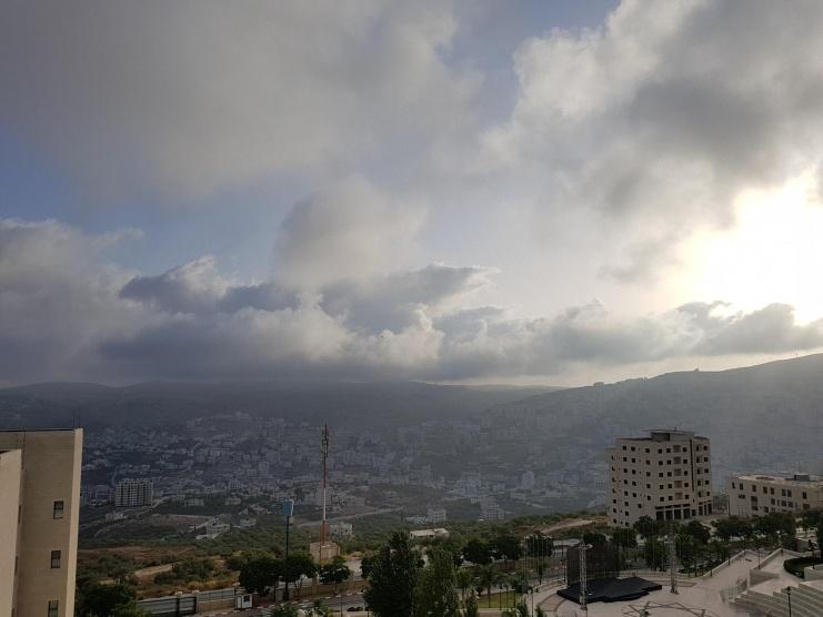 حالة الطقس: جو غائم جزئياً ولطيفاً
