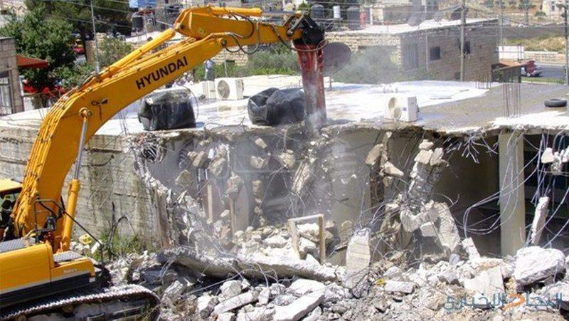 الاحتلال يجبر مواطنا على هدم منزله في الولجة جنوب القدس