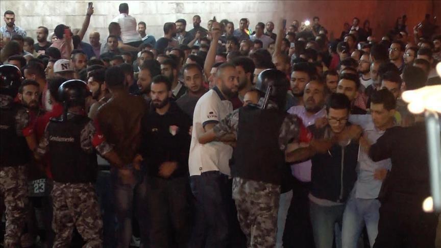 بالفيديو: قتيل و16 إصابة وانهيار مبنى خلال مداهمة امنية في السلط بالاردن