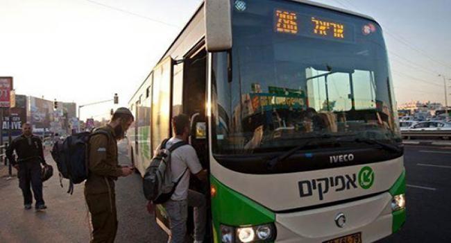 مستوطنون يطالبون بمنع سائقين فلسطينيين من نقل أطفالهم بالقدس