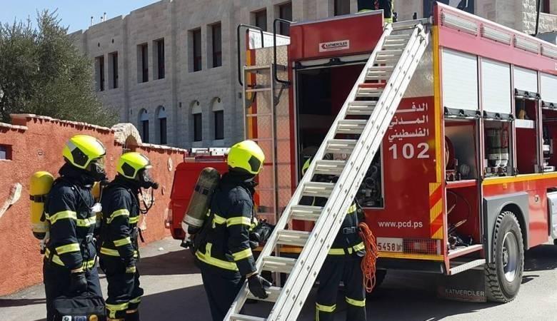 الدفاع المدني يخمد حريقا بمسجد في نابلس