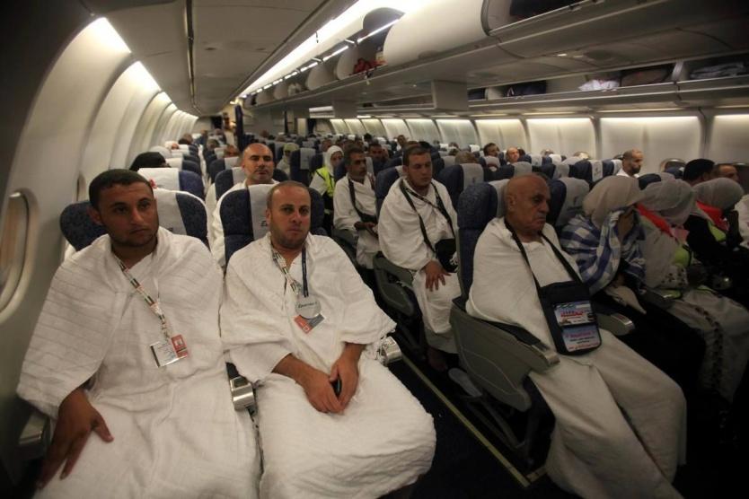 الفوج الأول من حجاج القطاع في طريقه لمعبر رفح
