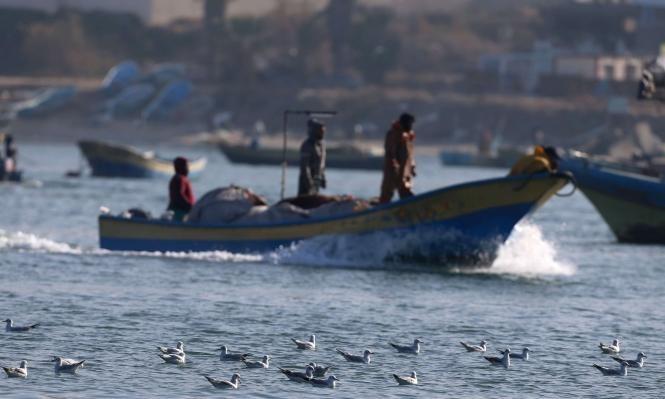 إطلاق نار على الصيادين واعتقال 6 منهم