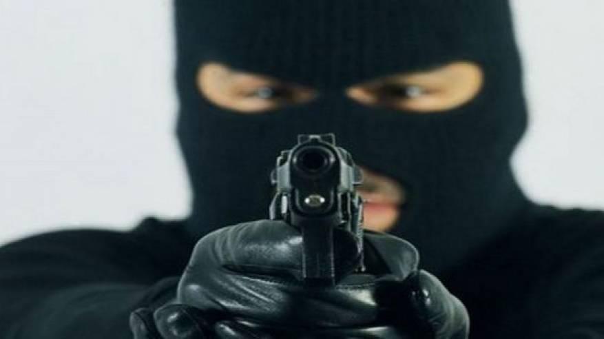 سطو مسلح على محطة للوقود في الخليل