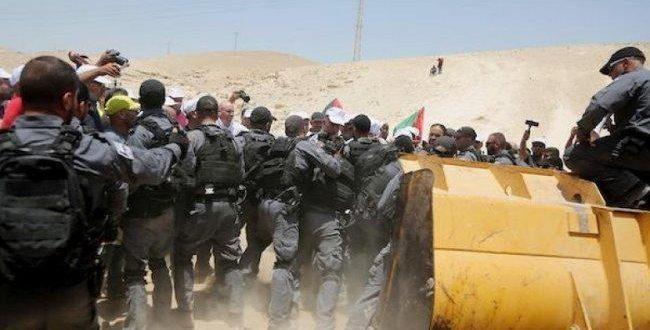 الاحتلال يشدد من حصاره على قرية الخان الأحمر