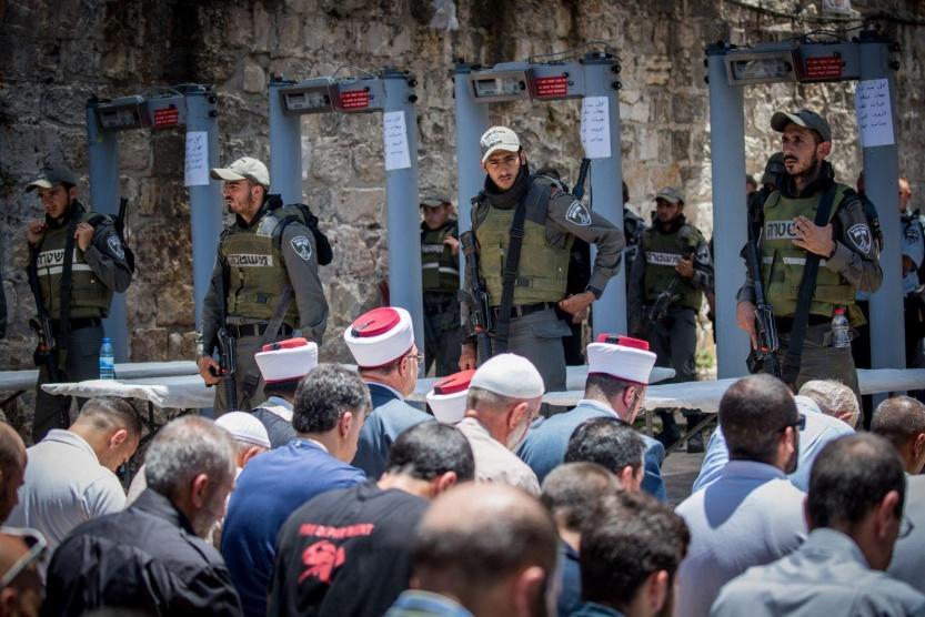 اجراءات وقيود لمنع الفلسطينيين من الوصول الى الأقصى