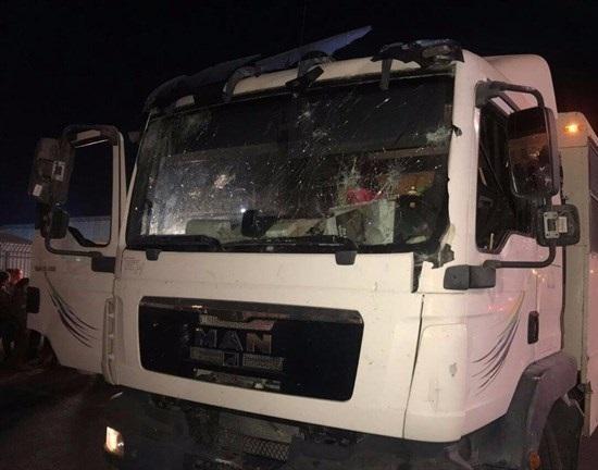 اعتقال 6 شبان على خلفية مهاجمة حافلة الجنود