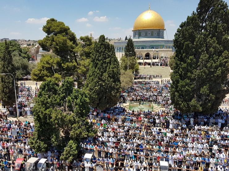 ٣٠ ألف مصل أدوا صلاة الجمعة بالمسجد الأقصى