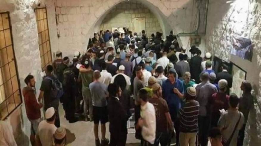 أريحا: الاحتلال يصيب فتى بالرصاص الحي عقب اقتحام مستوطنين عين السلطان