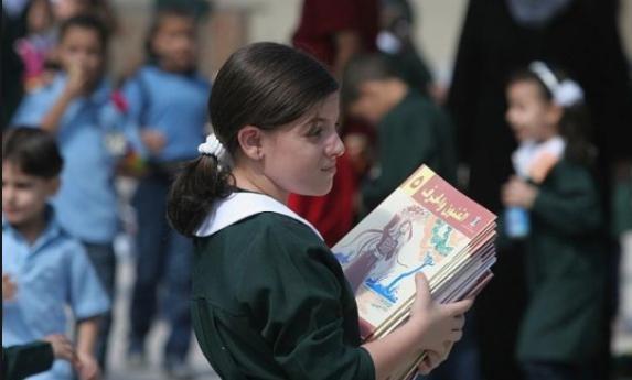الاحتلال ينفذ حملة تزوير للمنهاج الفلسطيني