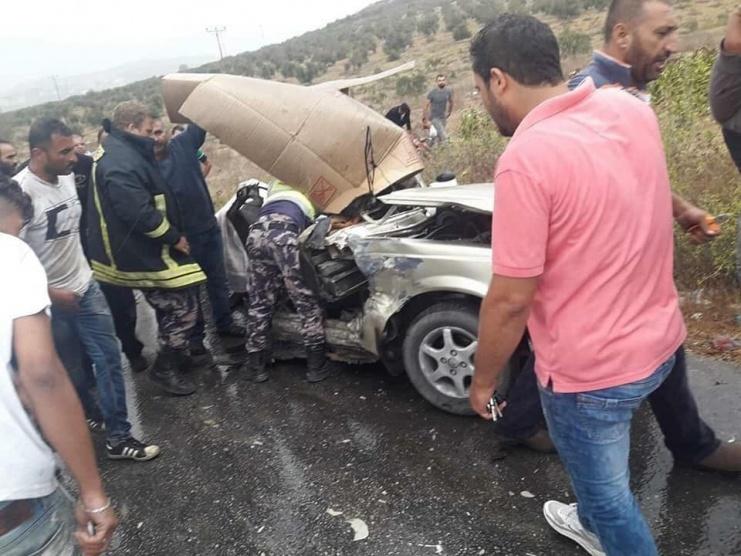 بالصوت الهلال الاحمر لشبكة وتر  : مصرع 3 أشخاص بحادث سير على طريق جنين 