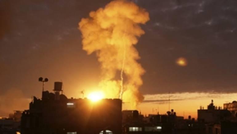 الاحتلال يشن سلسلة غارات على قطاع غزة
