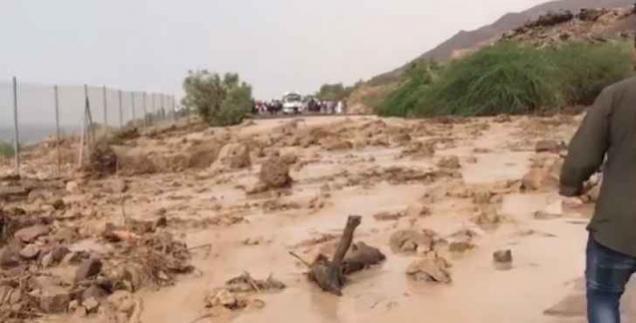 عمان: تواصل عمليات البحث والتفتيش عن المفقودين في حادثة الرحلة المدرسية بمنطقة البحر الميت