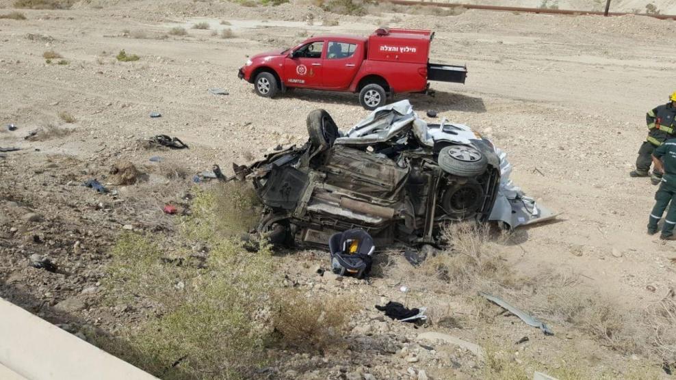 مصرع 6 أطفال وأبويهما بحادث سير قرب البحر الميت