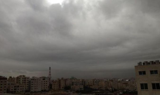 انخفاض على درجات الحرارة وفرصة لسقوط امطار اعتبارا من ساعات المساء