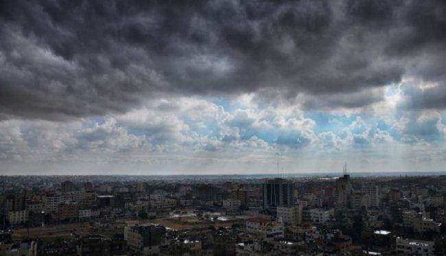 الطقس.. منخفض جوي اليوم وغداً والأرصاد تحذر