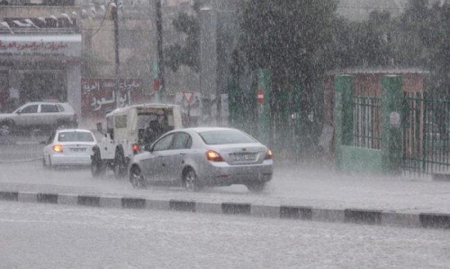 اجواء غائمة وباردة وفرصة لسقوط أمطار متفرقة