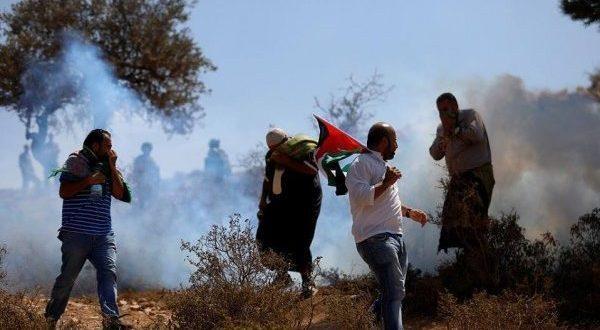 إصابات بالاختناق عقب قمع الاحتلال الاعتصام الأسبوعي غرب رام الله