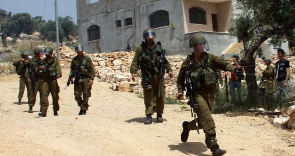 الاحتلال يعتقل ثلاثة أسرى محررين أشقاء من بيت لحم