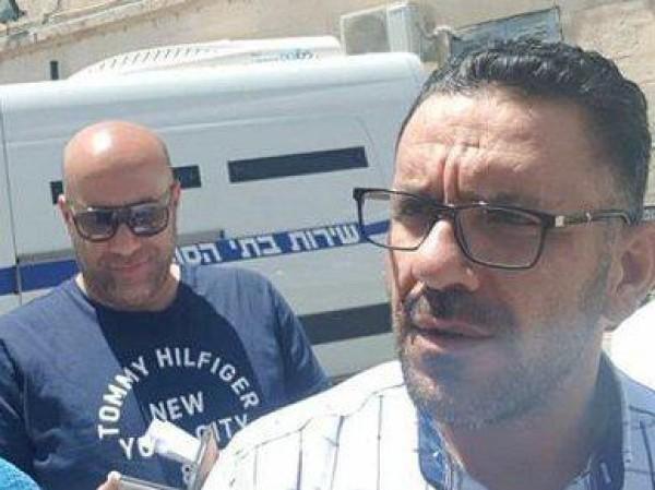 تمديد توقيف محافظ القدس