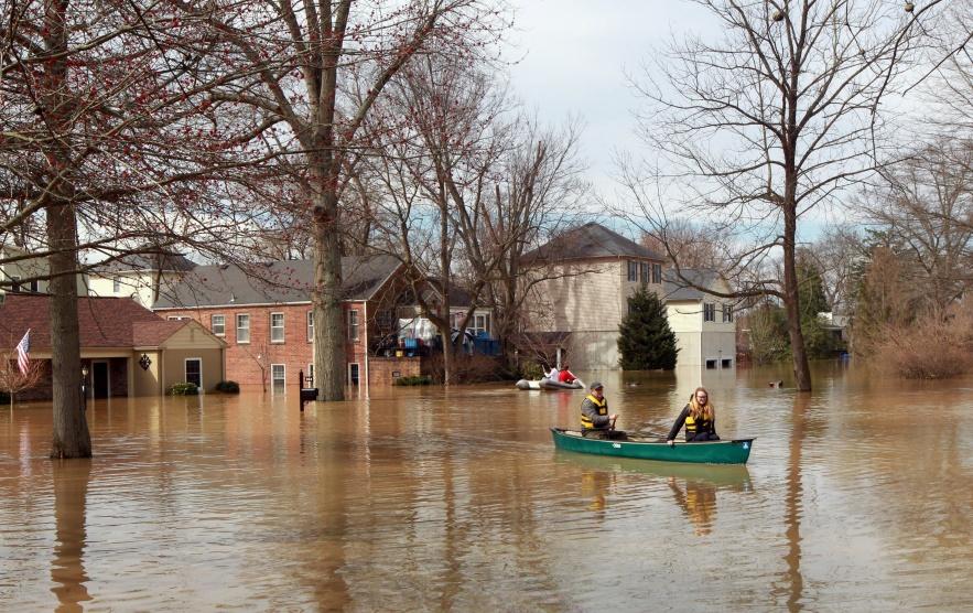 سيدني تغرق تحت العواصف والحرائق وتعطل الكهرباء والملاحة