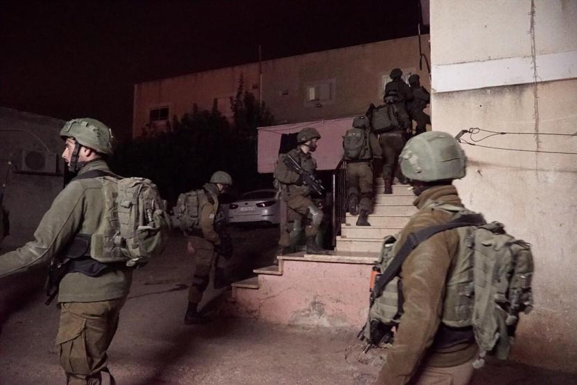 مواجهات واعتقالات بمداهمات متفرقة بالضفة