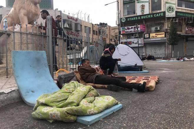 تواصل الاعتصام ضد 