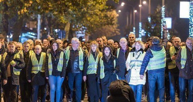 “السترات الصفراء” تمتدّ إلى الجبل الأسود