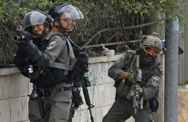 قوات الاحتلال تقتحم مقر 