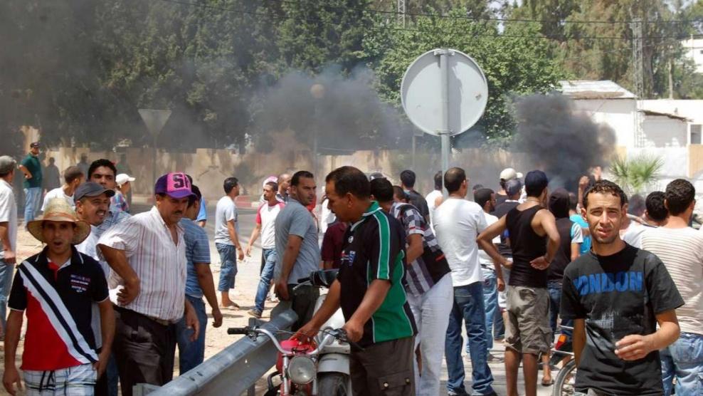 غضب واحتجاجات بتونس إثر مقتل مصور صحفي حرقا
