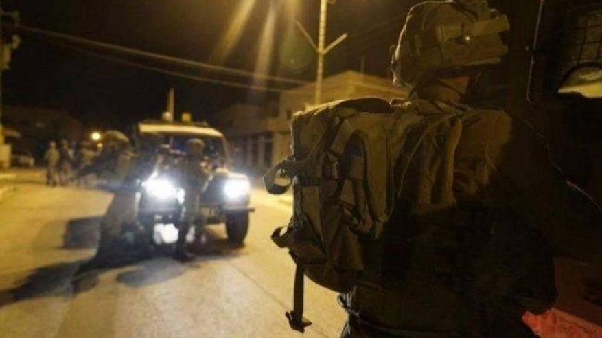الاحتلال يقتحم بلدات وقرى وينكّل بالاهالي