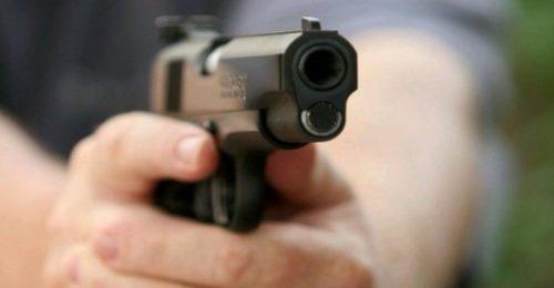 مقتل امرأة برصاصة من سلاح زوجها بالخطأ في غزة