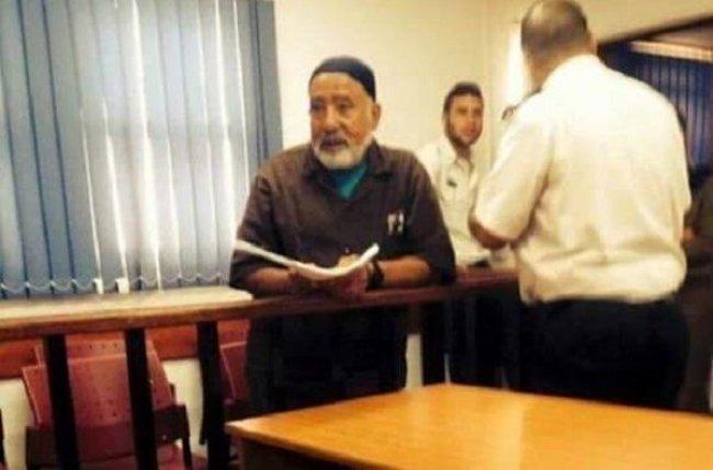 الاحتلال يواصل اهمال الحالة الصحية للأسير الثمانيني فؤاد الشوبكي