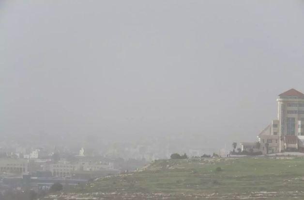 اجواء باردة وماطرة ومغبرة