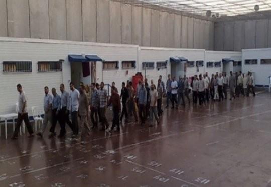 بالصوت | تفاصيل ما يحدث في سجن عوفر