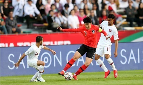 قطر تصطدم بالإمارات في نصف نهائي أمم أسيا