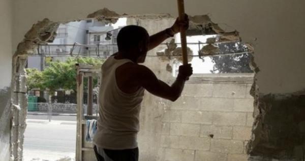 الاحتلال يصدر قرارا بهدم أجزاء من منزل بالقدس على يد صاحبه