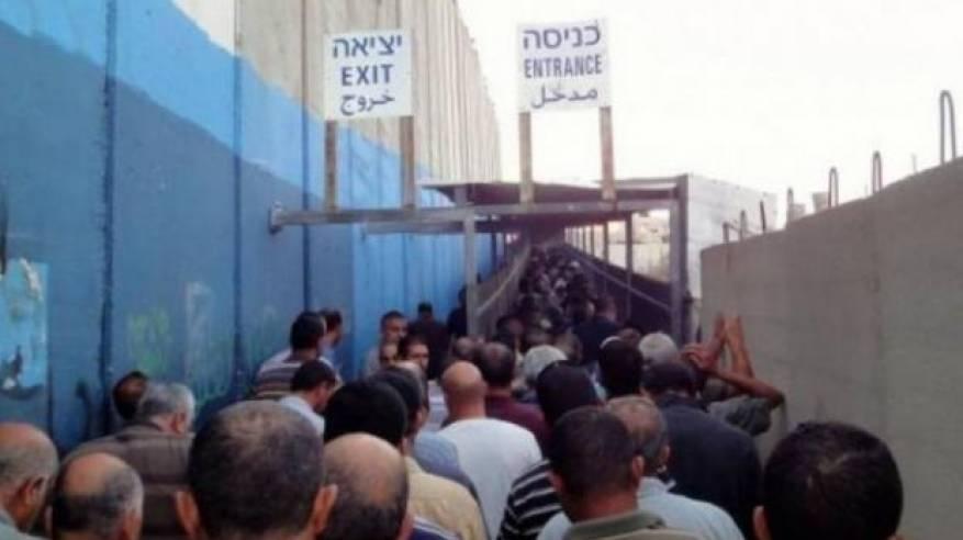 إصابة عمال بكدمات وحالات اغماء جراء اعتداء الاحتلال عليهم شمال بيت لحم