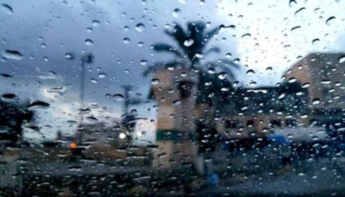 انخفاض على الحرارة وزخات متفرقة من الأمطار اليوم وغدا