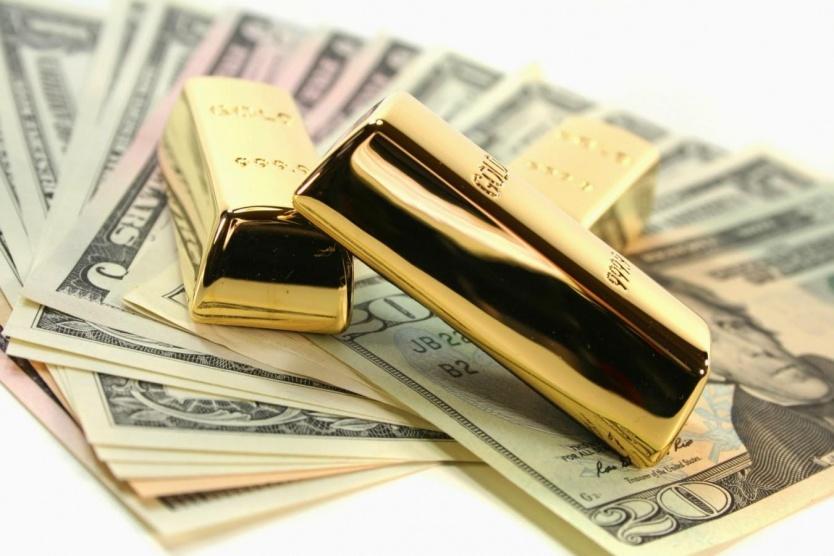 الذهب يرتفع مع تراجع الدولار